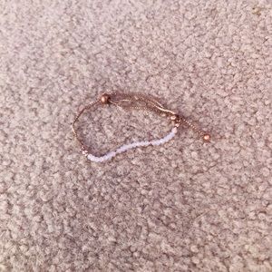 2 bracelets/pair/colors are grey,white,rose gold/adjustable size